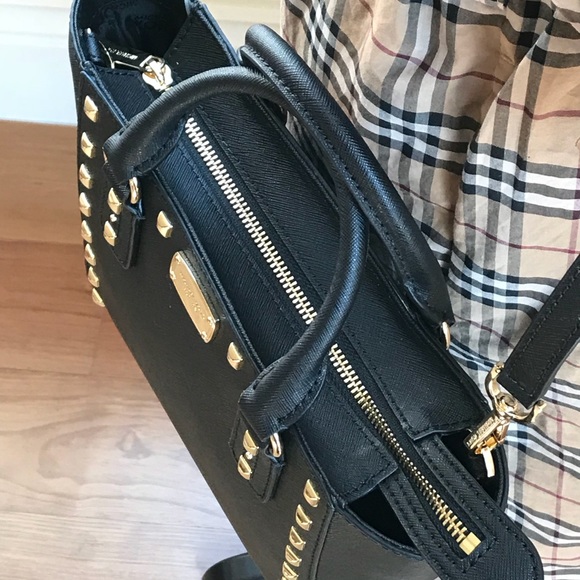 Michael Kors studded sandrine handbag/purse - Picture 2 of 8